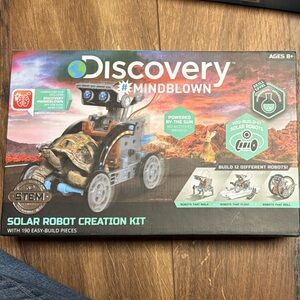 Discovery Mindblown Solar Robot Kit with Blue and Black Accents